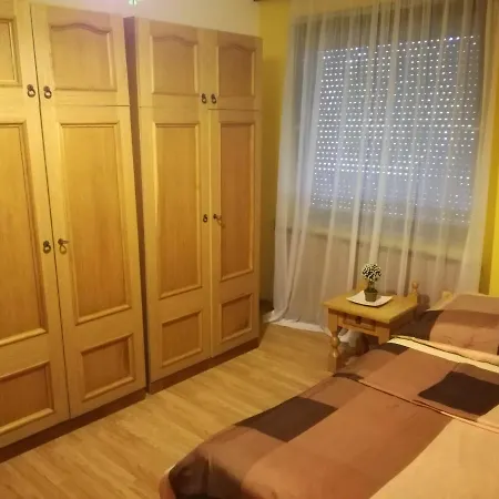 Polski Dom Wczasowy Nad Balatonem Affittacamere Siófok